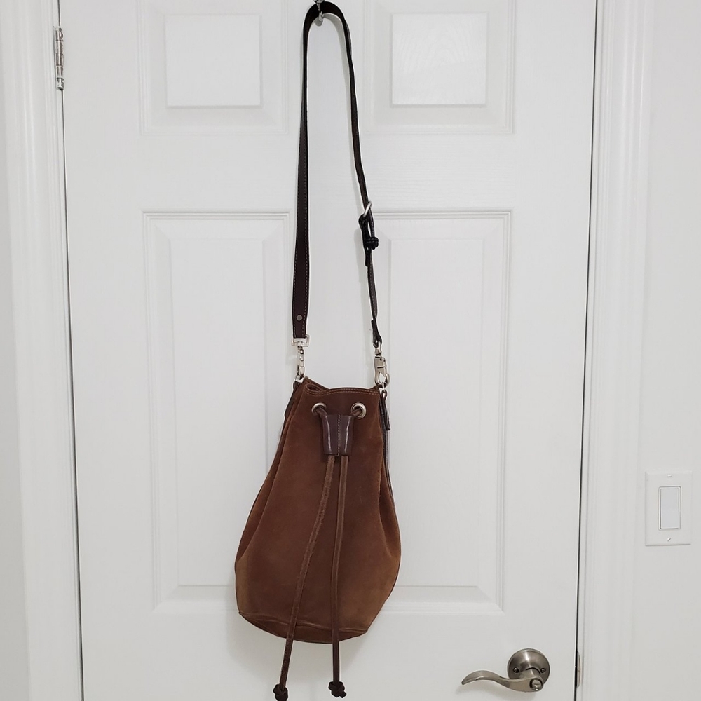 M0851 suede bucket bag
